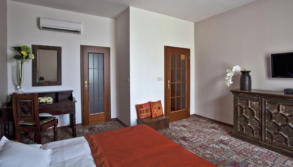 Hotel Tacl Holesov Экстерьер фото