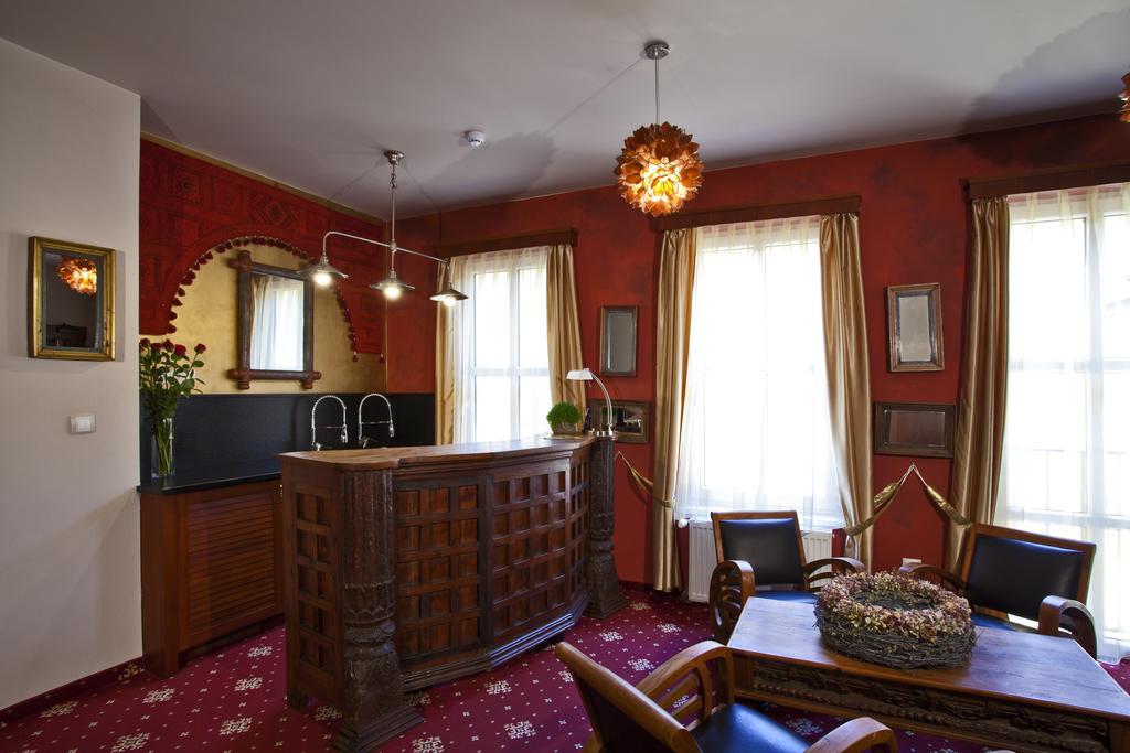 Hotel Tacl Holesov Экстерьер фото