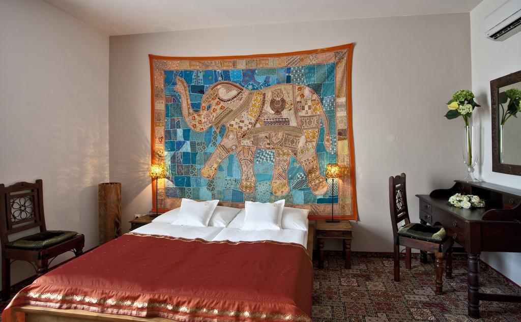 Hotel Tacl Holesov Экстерьер фото