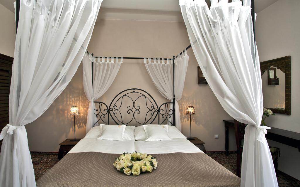 Hotel Tacl Holesov Экстерьер фото