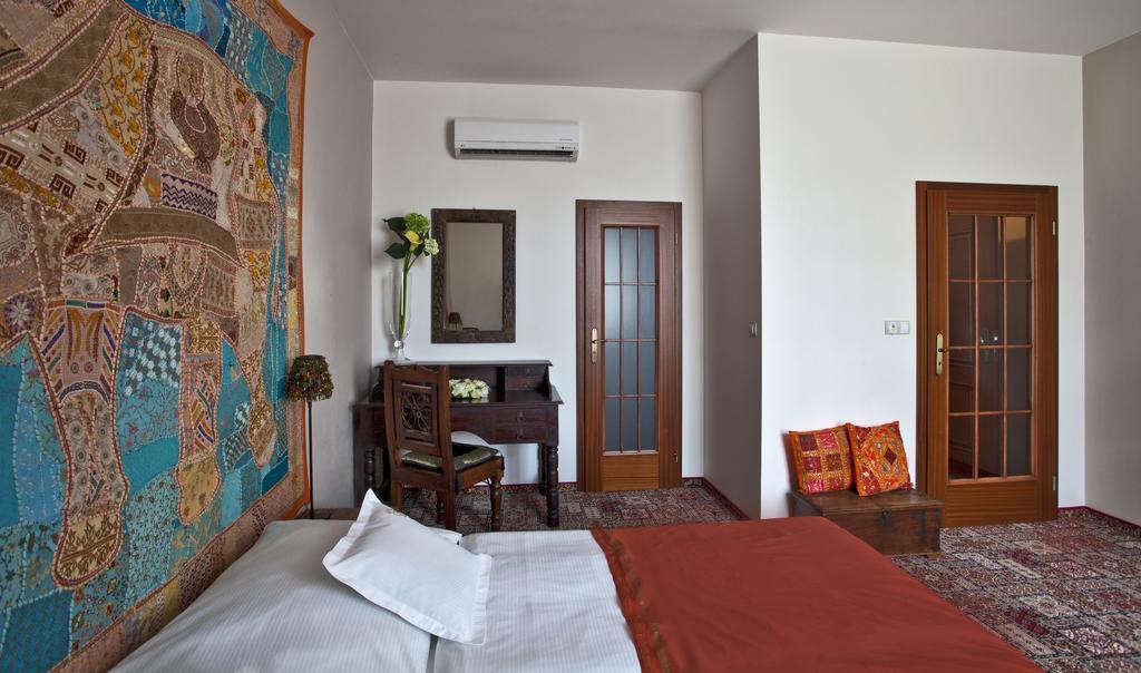 Hotel Tacl Holesov Экстерьер фото